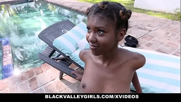 En iyi BlackValleyGirls - Hot Ebony Teen (Daizy Cooper) Fucks Swim Coach yeni Film