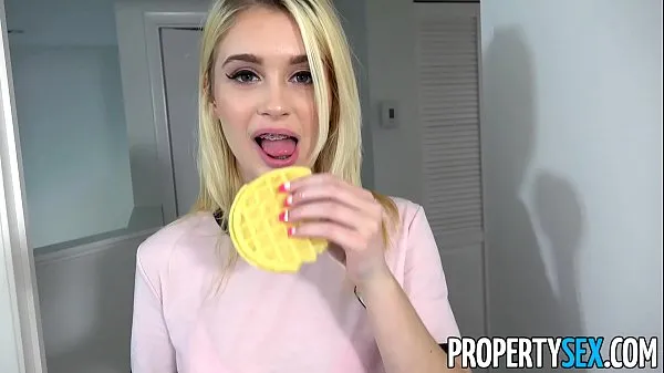 PropertySex - Hot petite blonde teen fucks her roommate Filem baharu terbaik