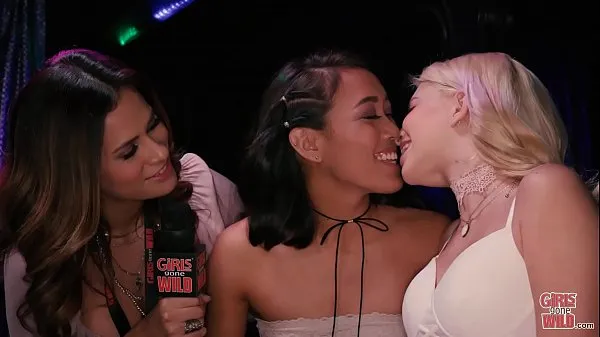 สุดยอด GIRLS GONE WILD - Young Riley Experience Lesbian Sex For First Time ภาพยนตร์ใหม่