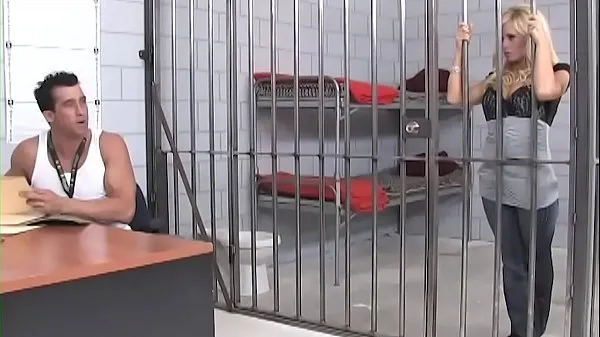 Najlepsze She pushes a stupid number in jail ... now she is out and sad nowe filmy