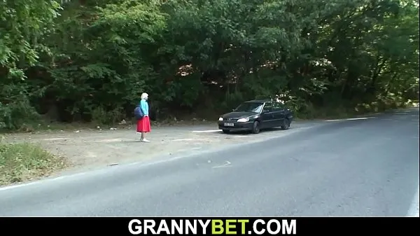 Najlepsze Picked up old granny gets her hairy cunt fucked nowe filmy
