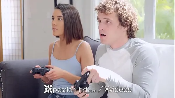 PASSION-HD Step Sister Fucks Big Dick!Video Game Bonding Film baru terbaik