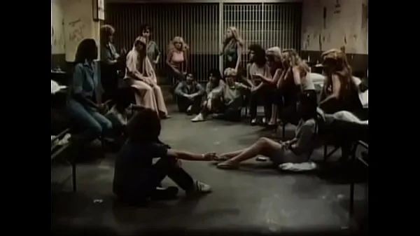 Najlepšie nové filmy (Chained Heat (alternate title: Das Frauenlager in West Germany) is a 1983 American-German exploitation film in the women-in-prison genre)