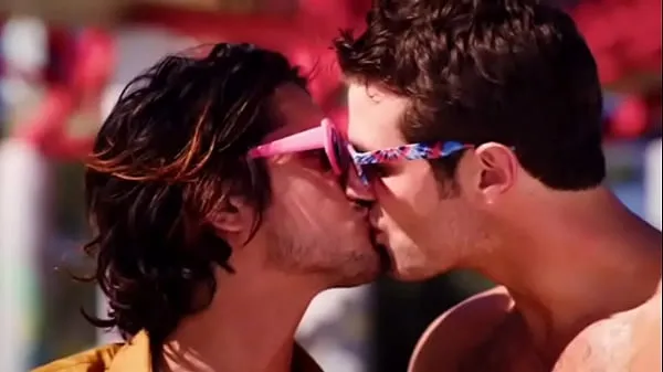 최고의 Gay Kiss from Mainstream Television 새 영화