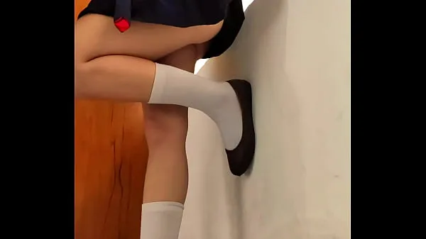 Teenage fucked and creampied standing against the window in empty classroom Film baru terbaik