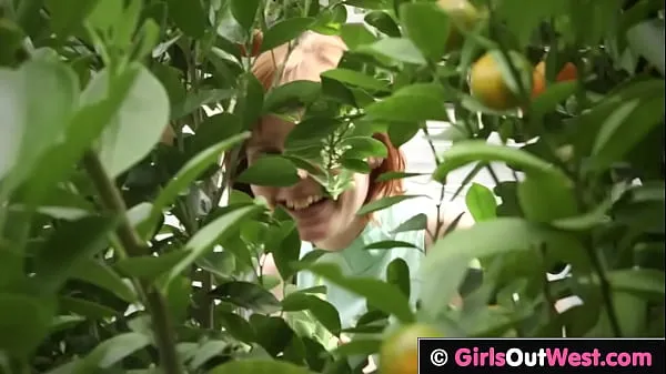 Girls Out West - Cute hairy lesbian redheads fuck in the backyard Filem baharu terbaik