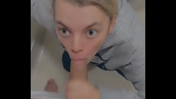 Bästa Young Nurse in Hospital Helps Me Pee Then Sucks my Dick to Help Me Feel Better nya filmer