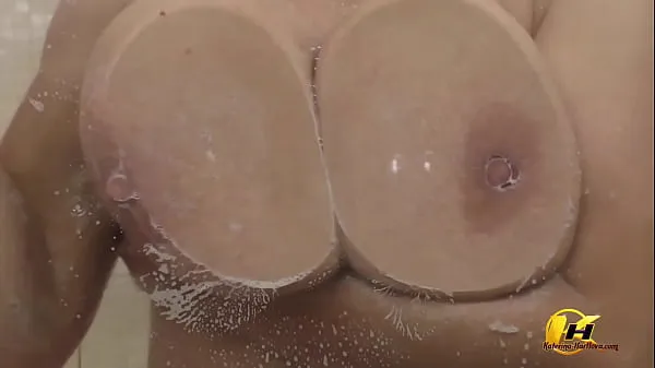 Beste Pressed my breasts against the glass and then masturbate with a stream of water nieuwe films