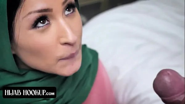 Melhores Shy But Curious - Hijab Hookup New Series by TeamSkeet Trailer novos filmes