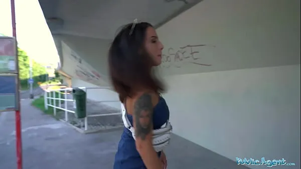 Beste Public Agent Sexy as Fuck Spanish big Tits and Ass Fucked by Rail Tracks nye filmer