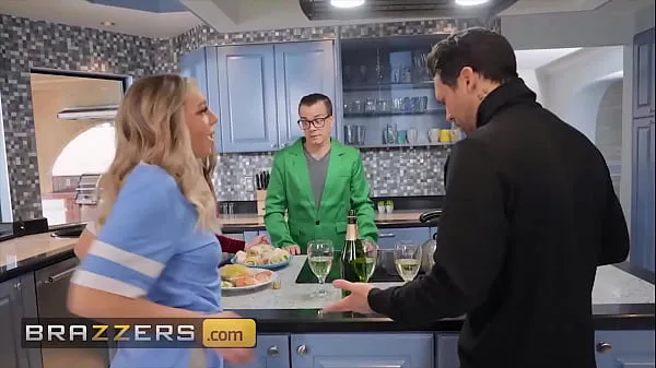 Bedste Tiffany Watson) Has To Host A Potluck Dinner Party But She Prefers To Fuck (Small Hands) Instead - Brazzers nye film