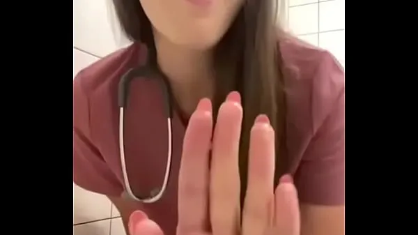 Meilleurs infirmière se masturbe dans la salle de bain de l'hôpital nouveaux films