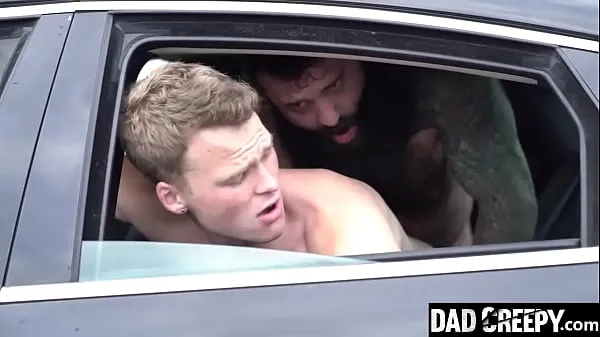 Bästa Step Daddy Fucks His Young Stepson in The Car - Markus Kage and Brent North nya filmer