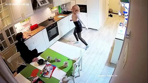 Bedste Dancing Girl Gets Blow & Fuck at Kitchen nye film
