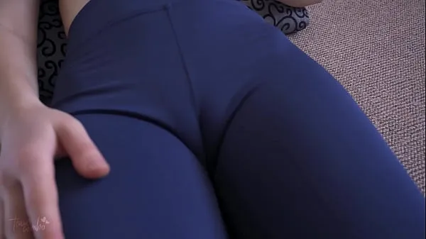 Milf In Tight Yoga Pants Teasing Her Sexy Cameltoe Film baru terbaik