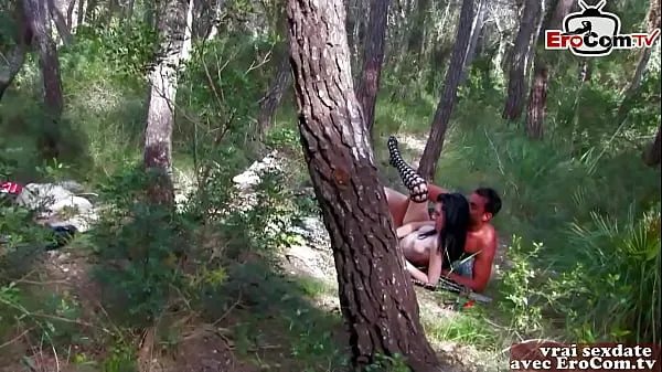 Skinny french amateur teen picked up in forest for anal threesome Filem baharu terbaik