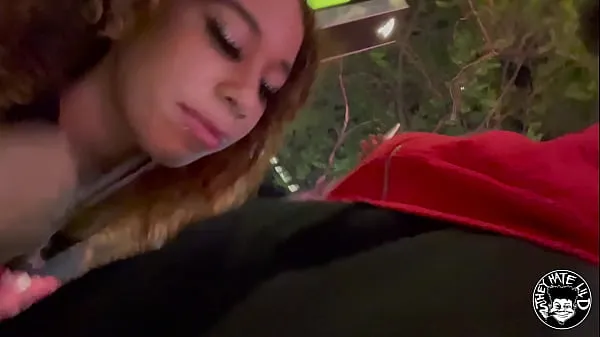 Beste thick ass Canadian lets lil d fuck her gf nye filmer