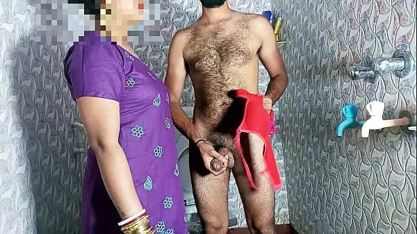 सर्वश्रेष्ठ Stepmother caught shaking cock in bra-panties in bathroom then got pussy licked - Porn in Clear Hindi voice नई फ़िल्में