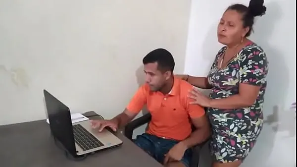 my wife interrupts my work to give me a delicious blowjob Phim mới hay nhất