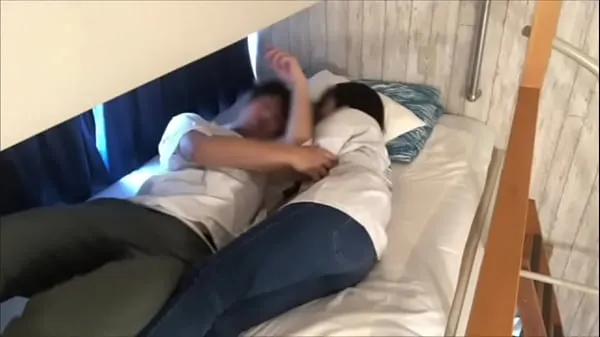 Living with her] A realistic morning routine for an amateur couple. A couple who gets up at 7 in the morning and gets horny before going to work with each other in a narrow bed with awkward amateur sex before going to work Phim mới hay nhất