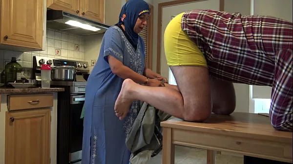Bästa British Delivery Boy Gets Rimjob From Arab Milf nya filmer