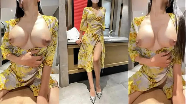 Nejlepší nové filmy (The "domestic" goddess in yellow shirt, in order to find excitement, goes out to have sex with her boyfriend behind her back! Watch the beginning of the latest video and you can ask her out)