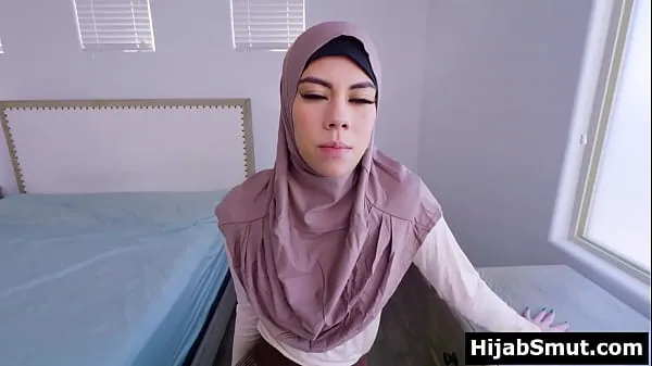Bedste Shy muslim teen Mila Marie keeps her hijab on when fucking nye film