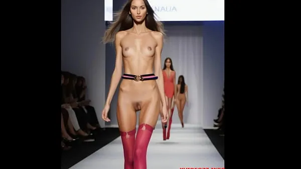 Najlepsze Spectacular Fashion Showcase: Young Models Boldly Rock Colorful Stockings on the Catwalk nowe filmy