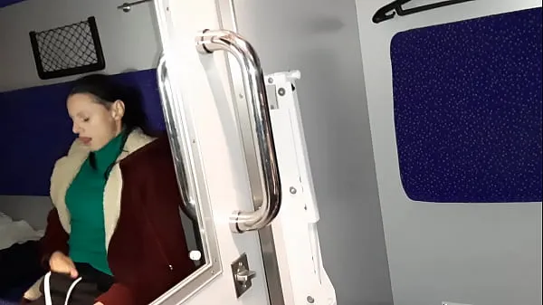 أفضل A stranger and a fellow traveler and I cum in a train compartment أفلام جديدة