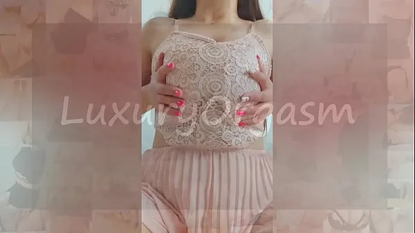 Beste Pretty girl in pink dress and brown hair plays with her big tits - LuxuryOrgasm nye filmer