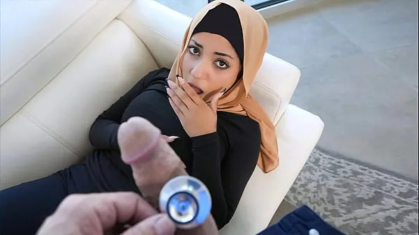 최고의 Filthy Rich Has an Easy Solution for The Hungry Babe During Her Fasting - Hijablust 새 영화